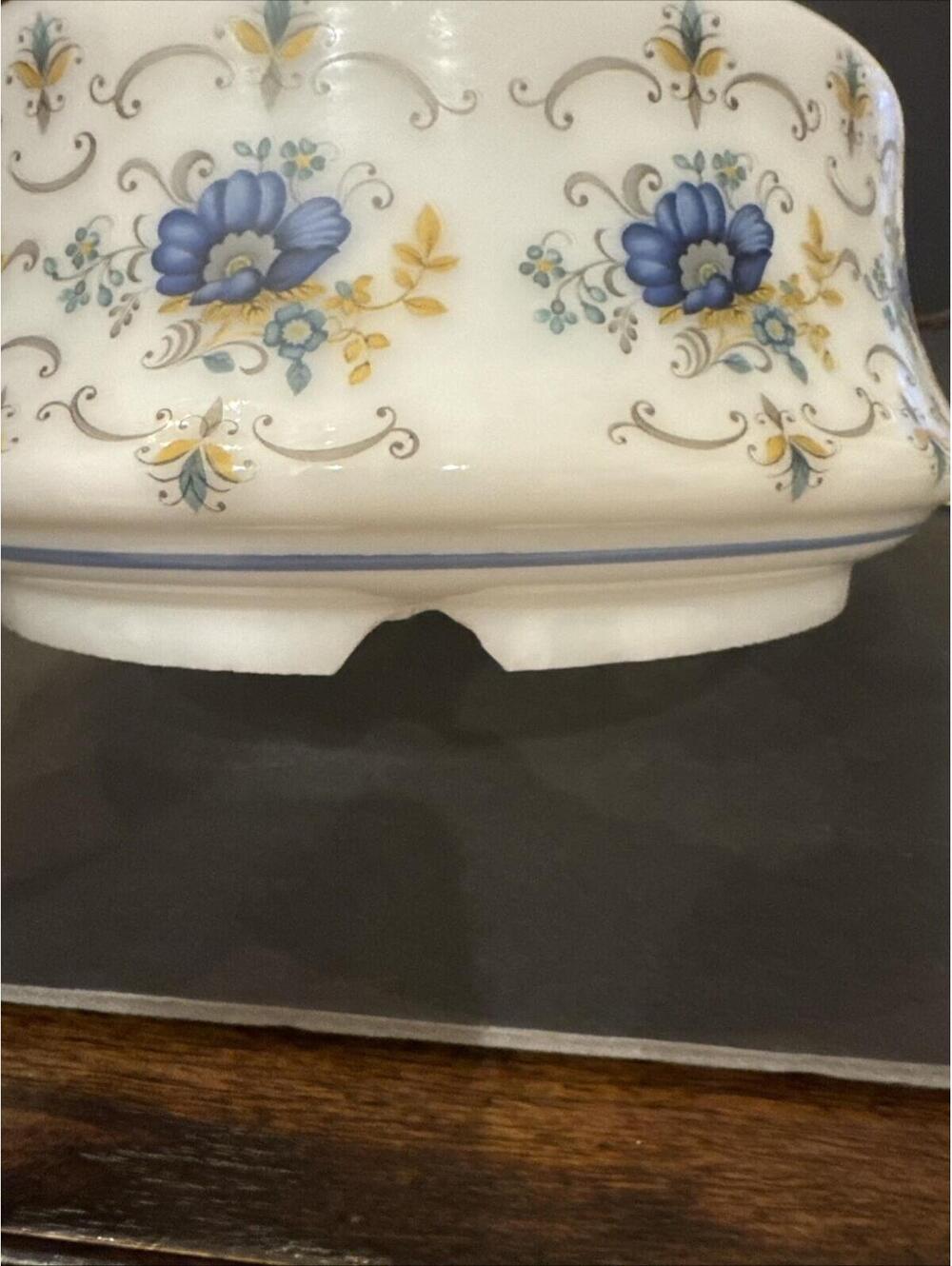 Vintage 3 Way Quoizel Hurricane Lamp Abigail Adams Floral Blue & White 19” H - Picture 8 of 10